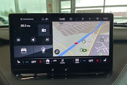 musta Skoda Enyaq 2022 kuva 20.