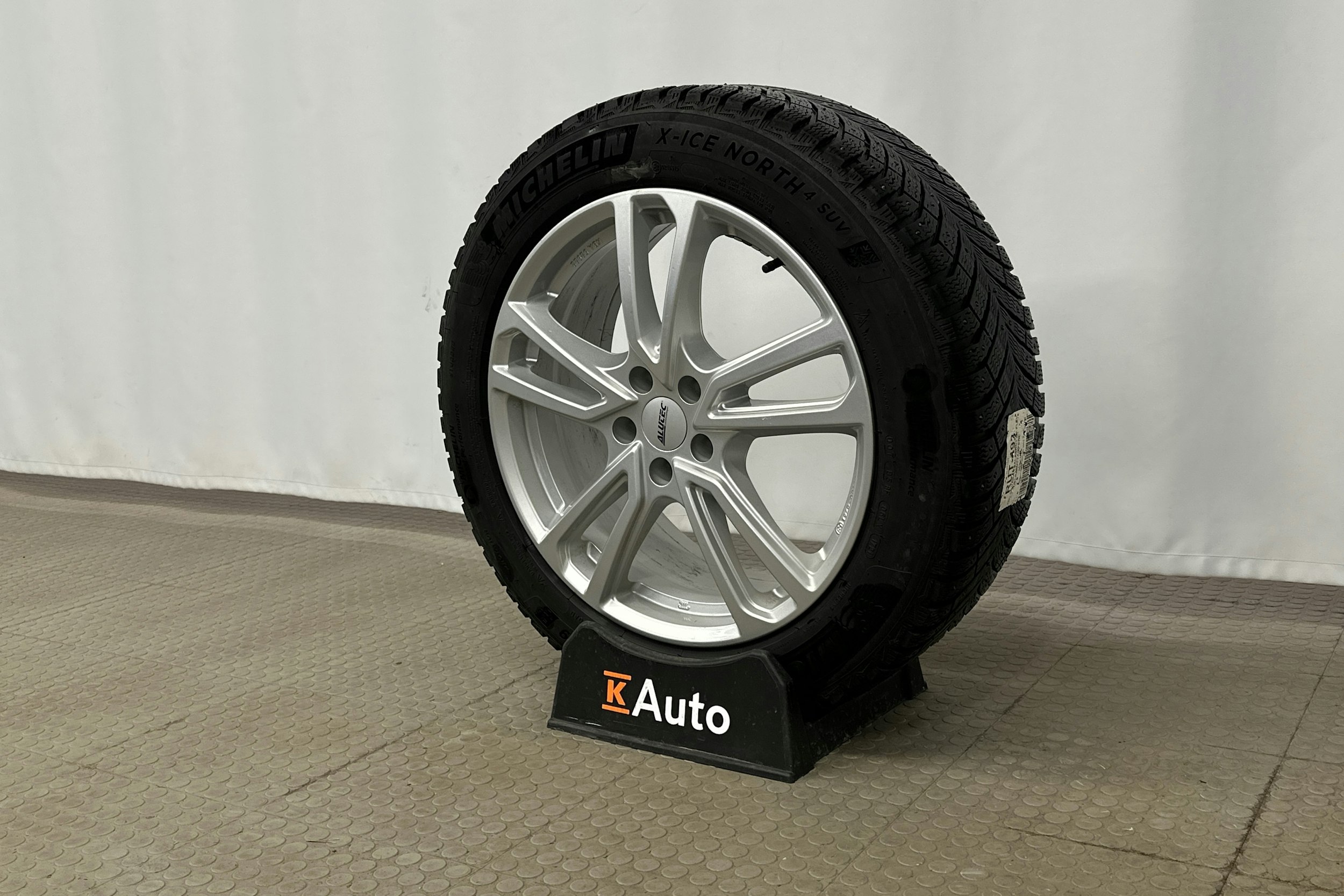 sininen Skoda Enyaq 2022 kuva 13.