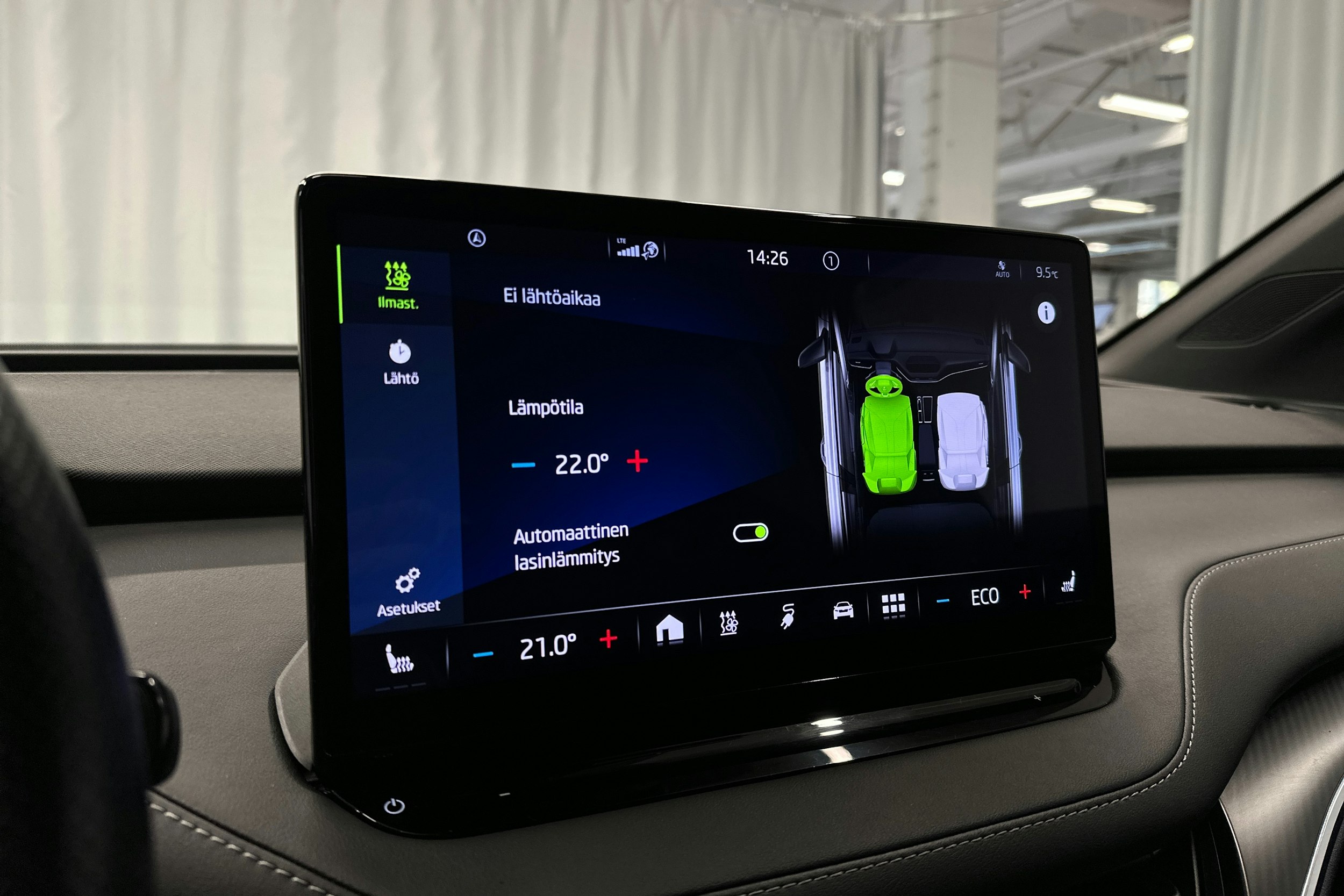 sininen Skoda Enyaq 2022 kuva 21.