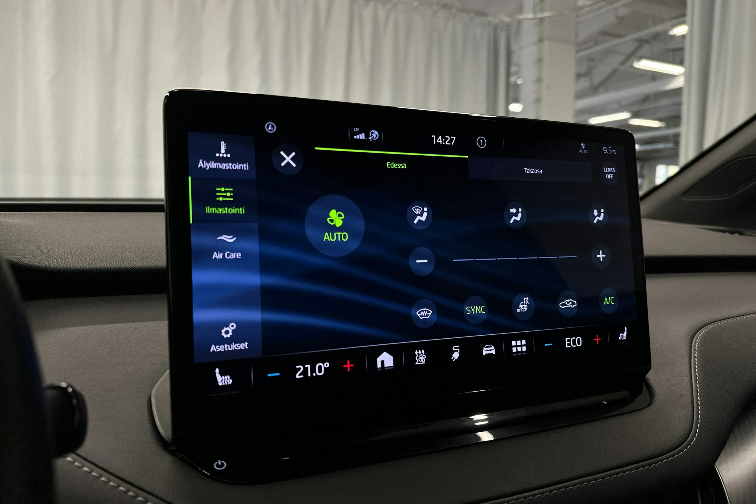sininen Skoda Enyaq 2022 kuva 23.