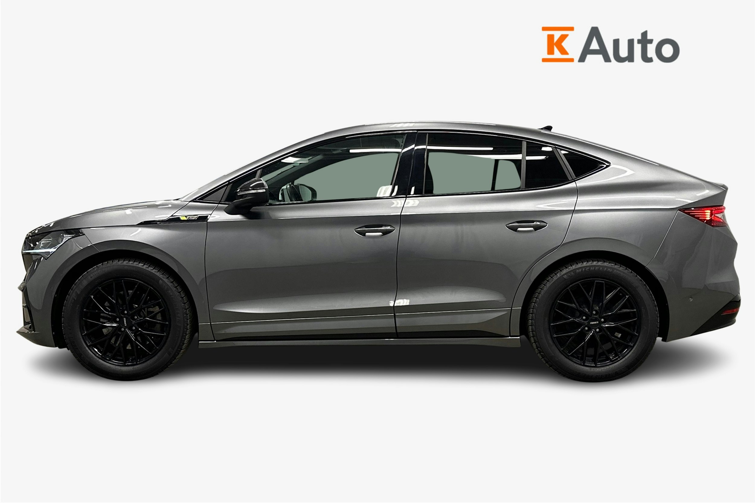 harmaa Skoda Enyaq 2022 kuva 6.