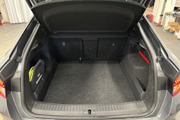 harmaa Skoda Enyaq 2022 kuva 14.