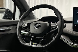 harmaa Skoda Enyaq 2022 kuva 20.