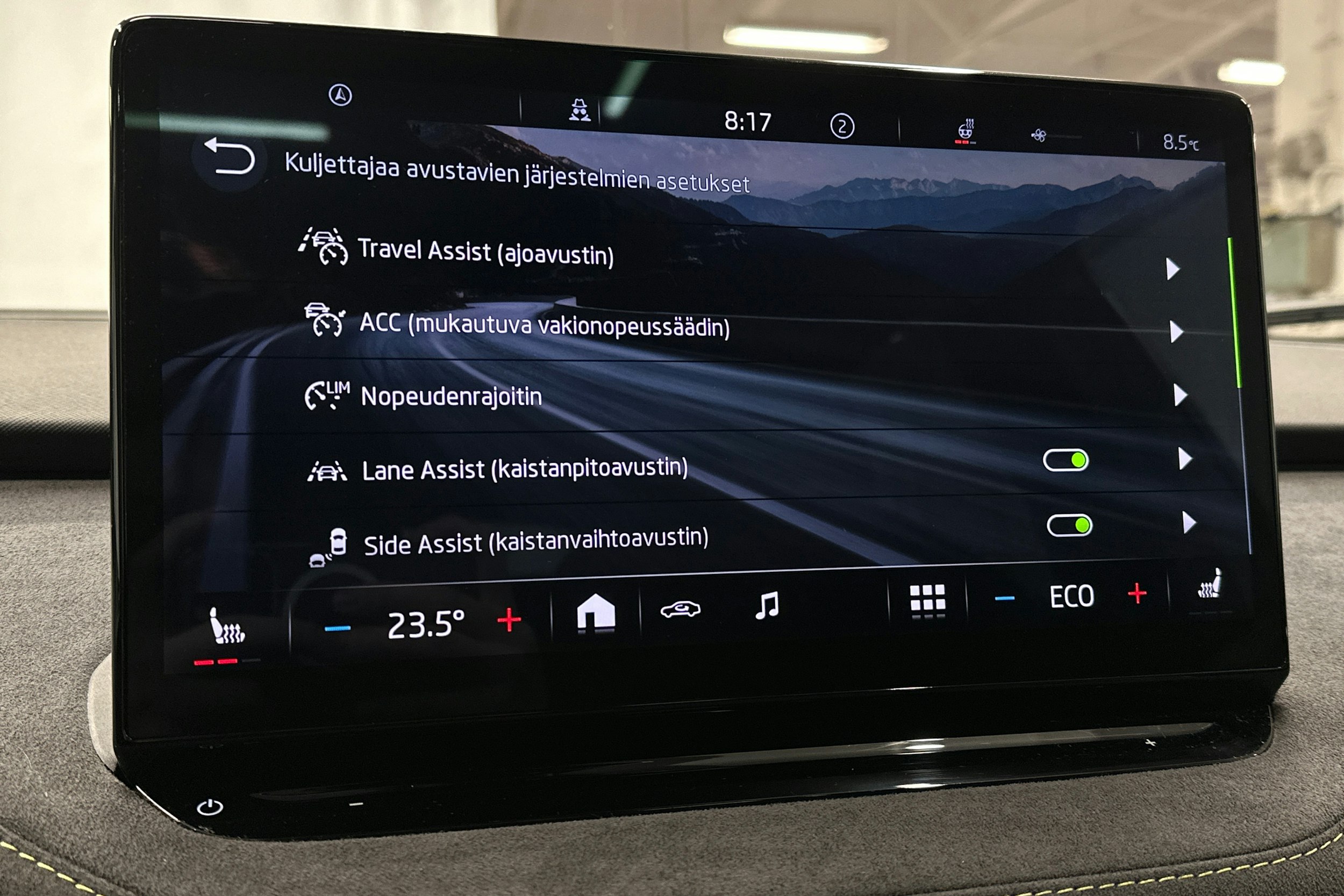 harmaa Skoda Enyaq 2022 kuva 27.