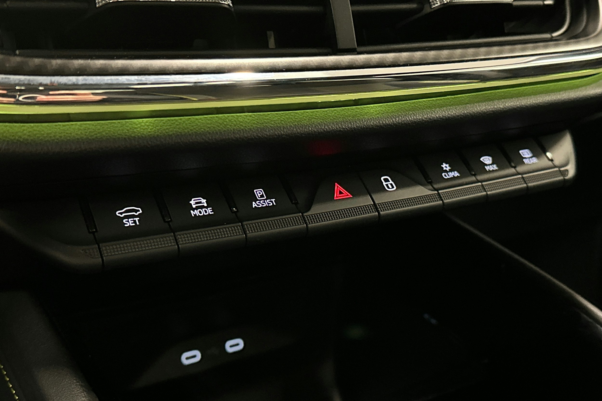 harmaa Skoda Enyaq 2022 kuva 32.