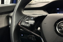 sininen Skoda Enyaq 2022 kuva 18.