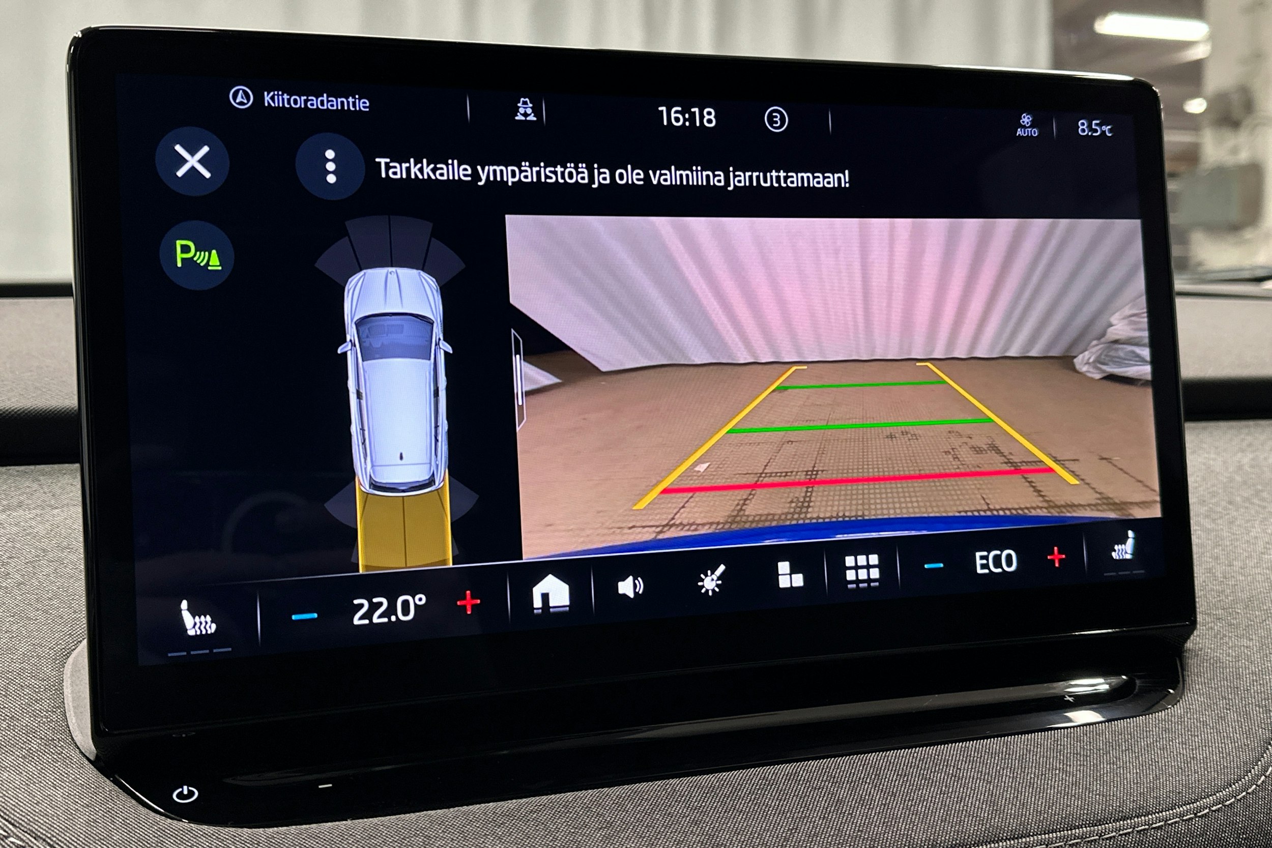 sininen Skoda Enyaq 2022 kuva 28.