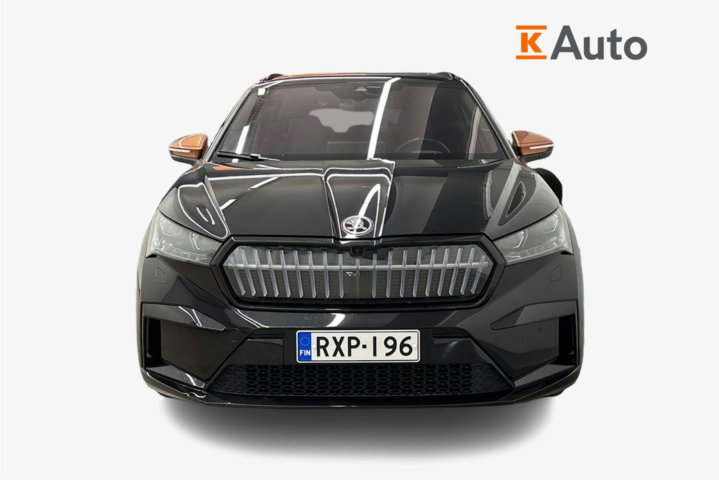 musta Skoda Enyaq 2022 kuva 5.