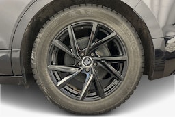 musta Skoda Enyaq 2022 kuva 11.