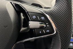 musta Skoda Enyaq 2022 kuva 18.