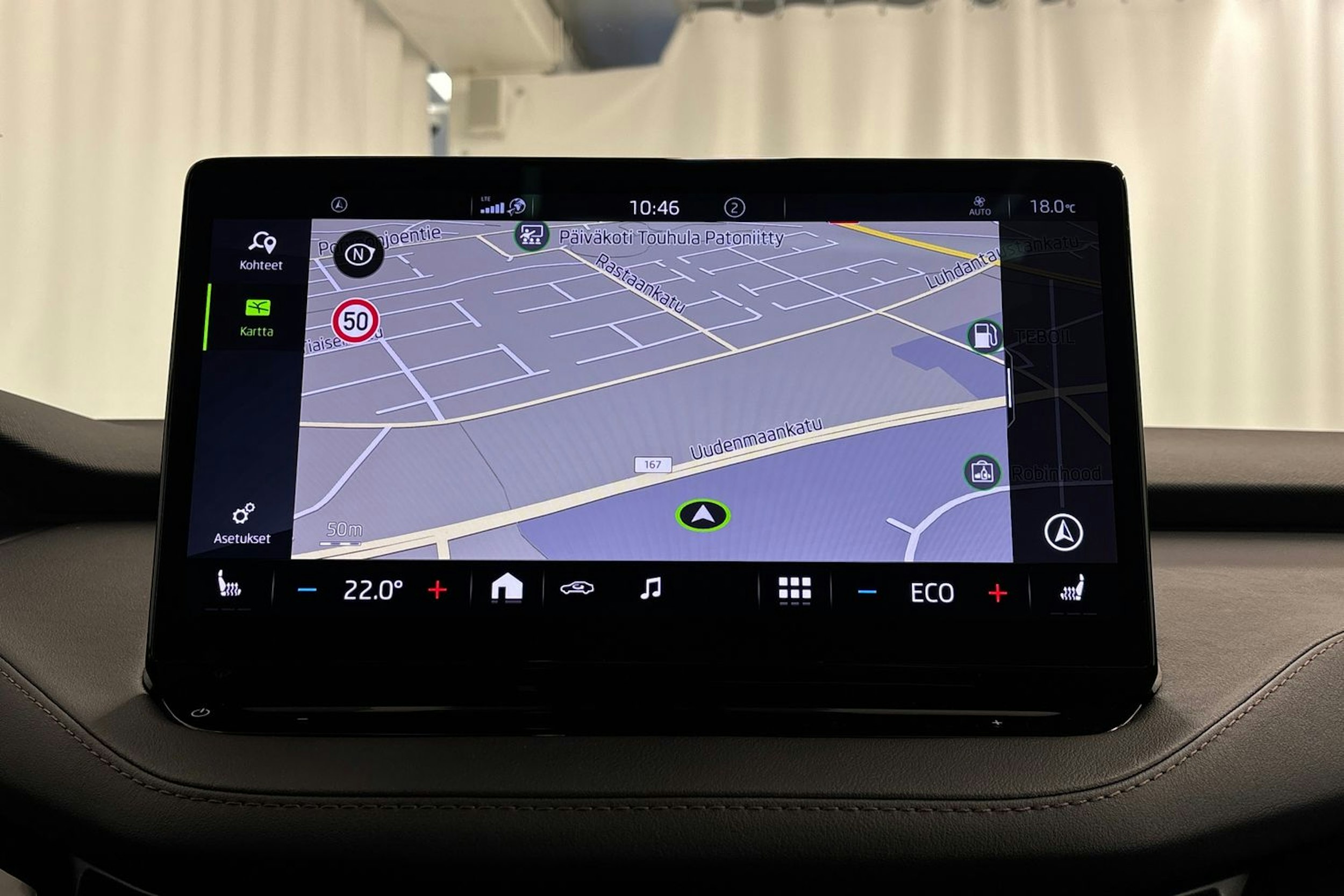 musta Skoda Enyaq 2022 kuva 23.