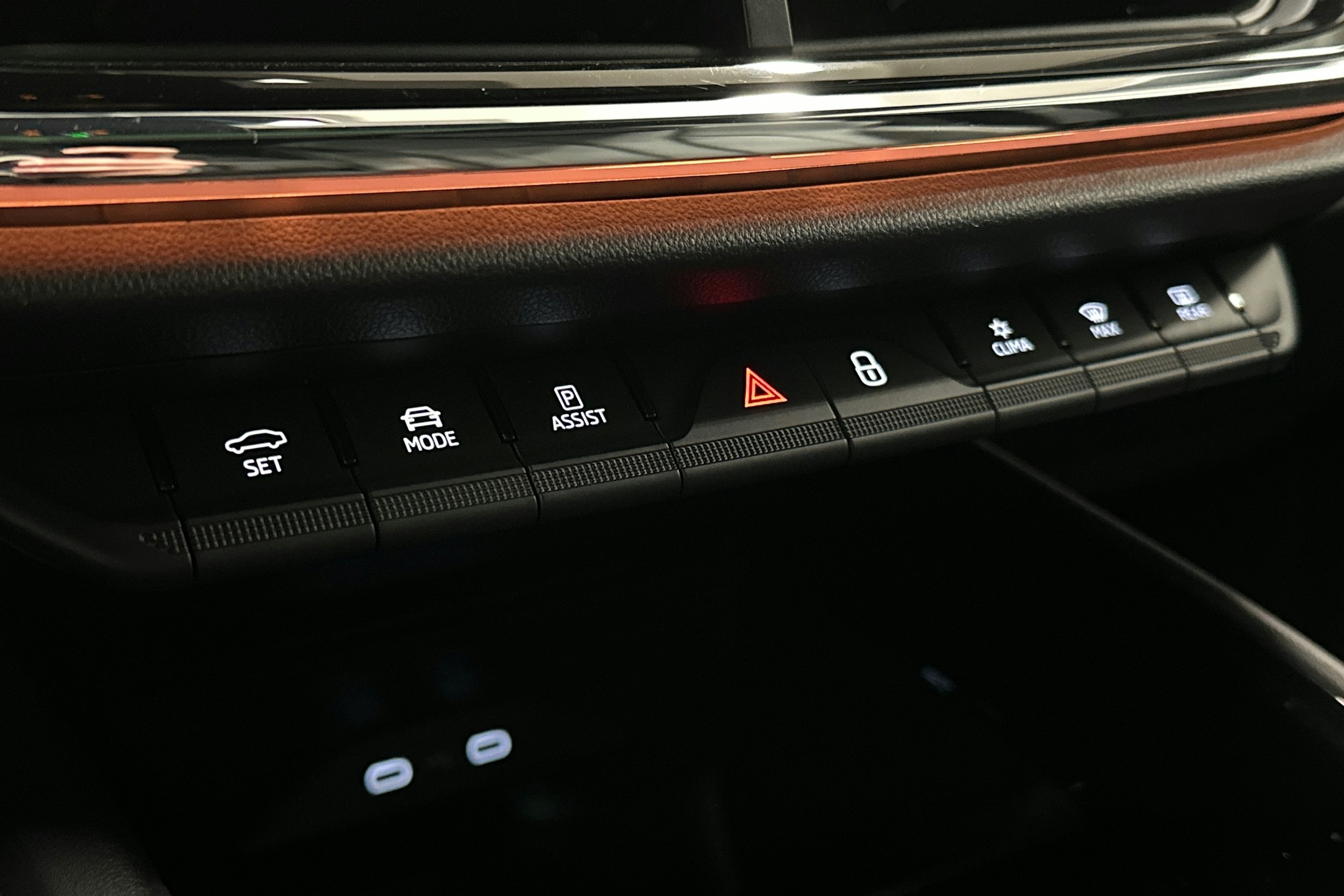 musta Skoda Enyaq 2022 kuva 32.