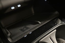 musta Skoda Enyaq 2022 kuva 33.