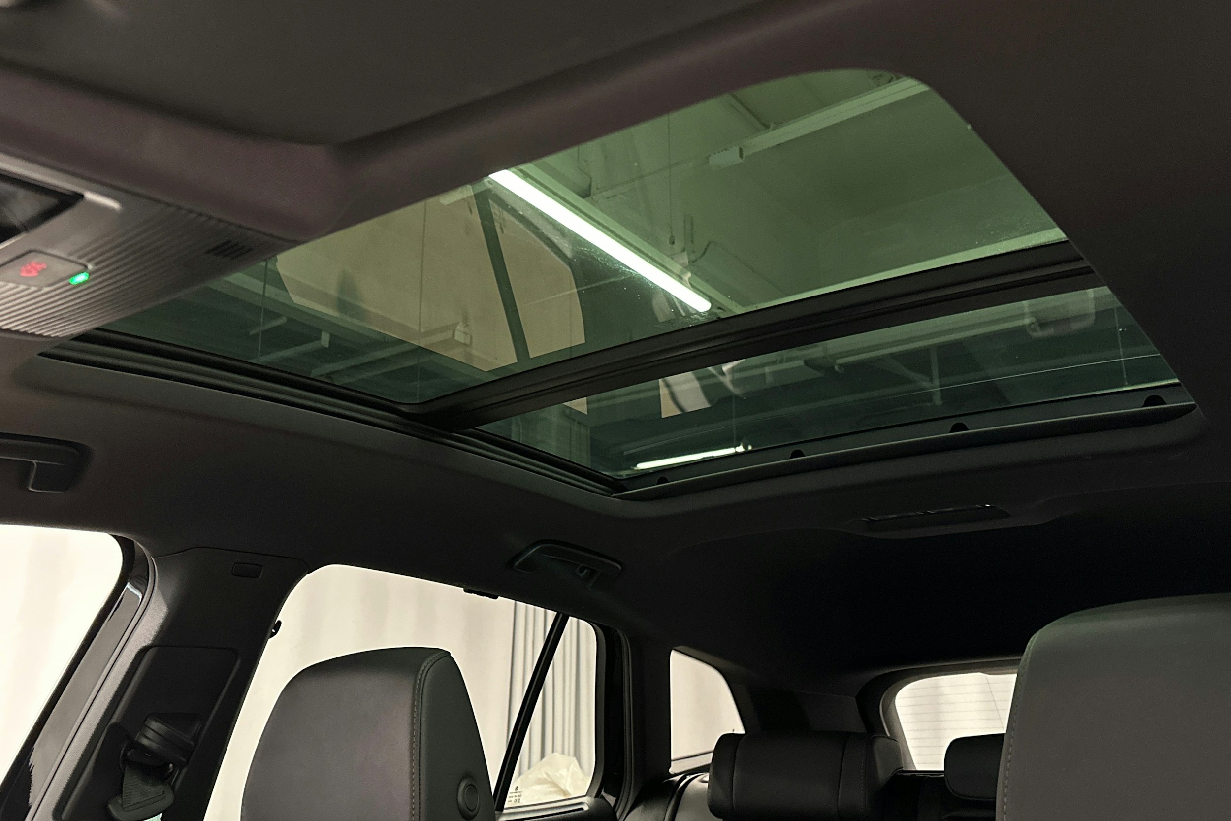 musta Skoda Enyaq 2022 kuva 35.