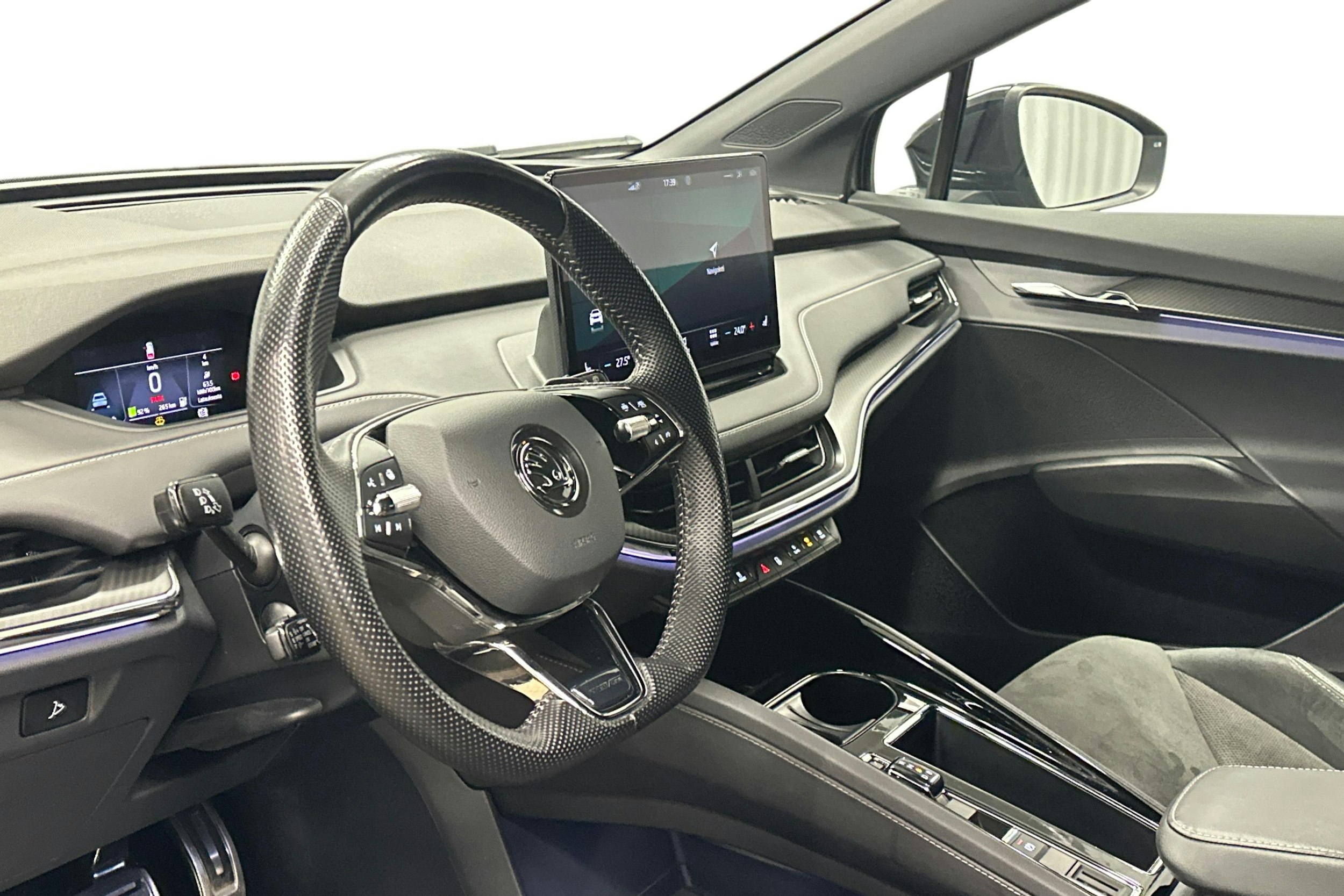 harmaa Skoda Enyaq 2022 kuva 7.