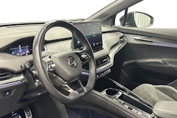 harmaa Skoda Enyaq 2022 kuva 7.