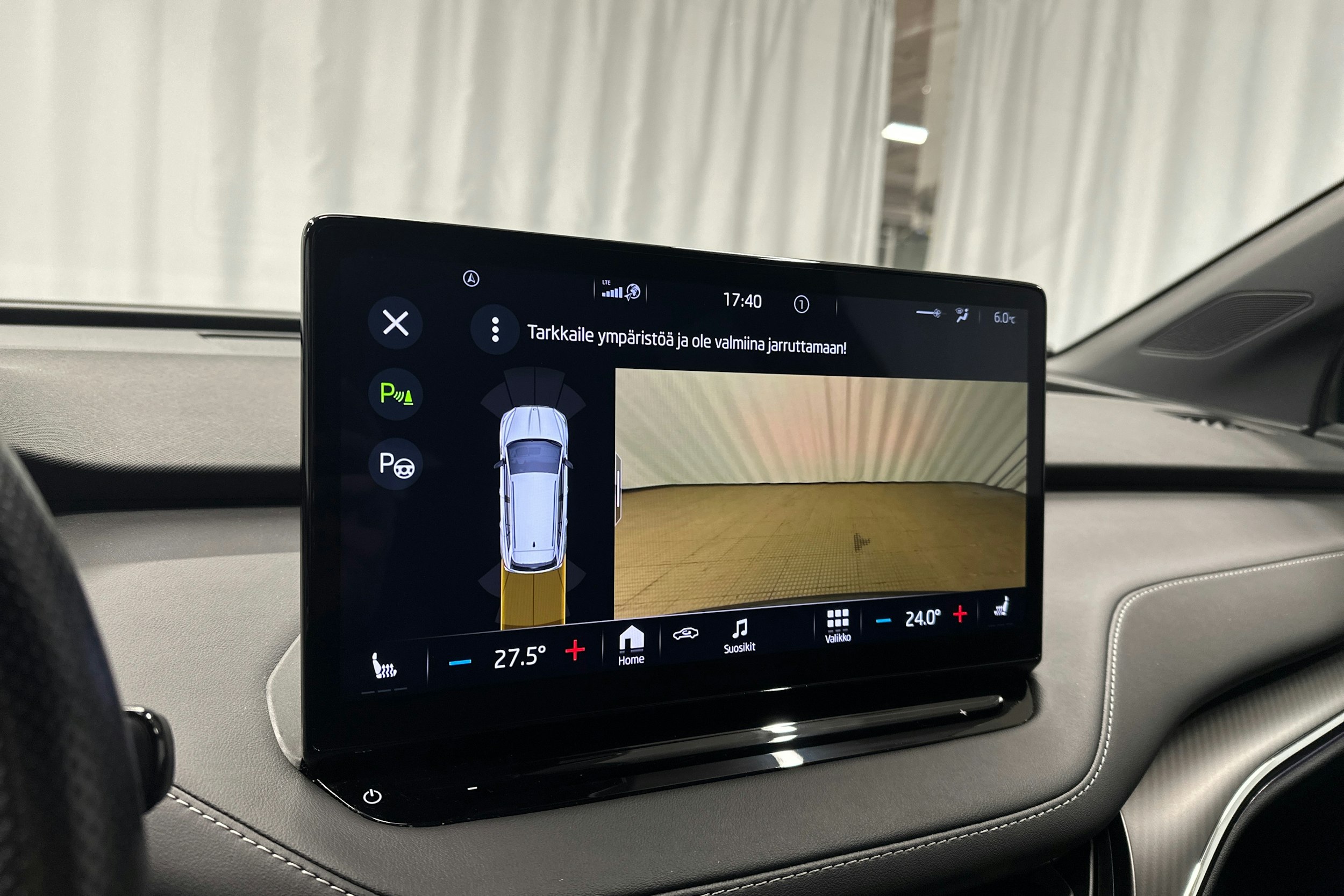 harmaa Skoda Enyaq 2022 kuva 19.