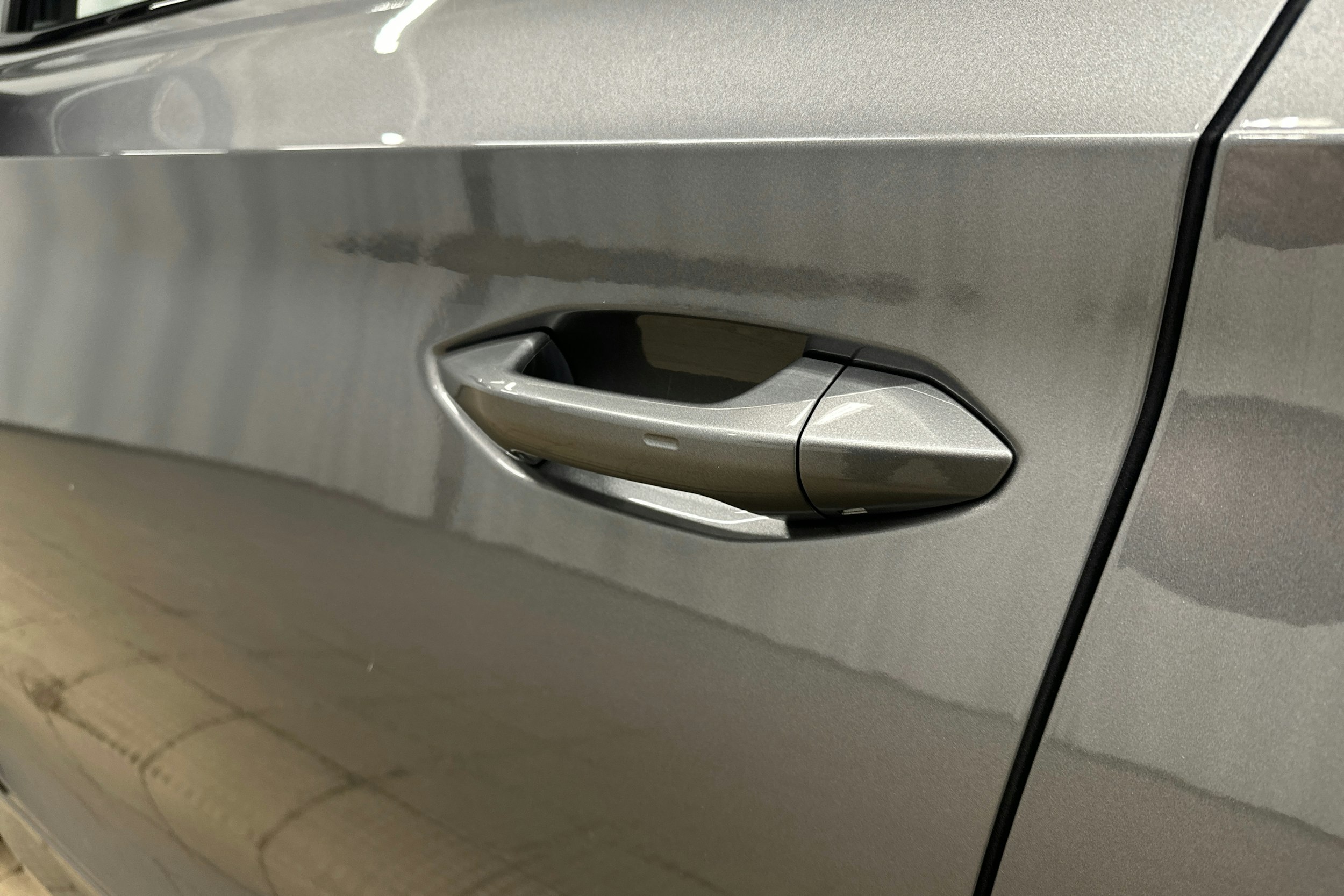 harmaa Skoda Enyaq 2022 kuva 32.