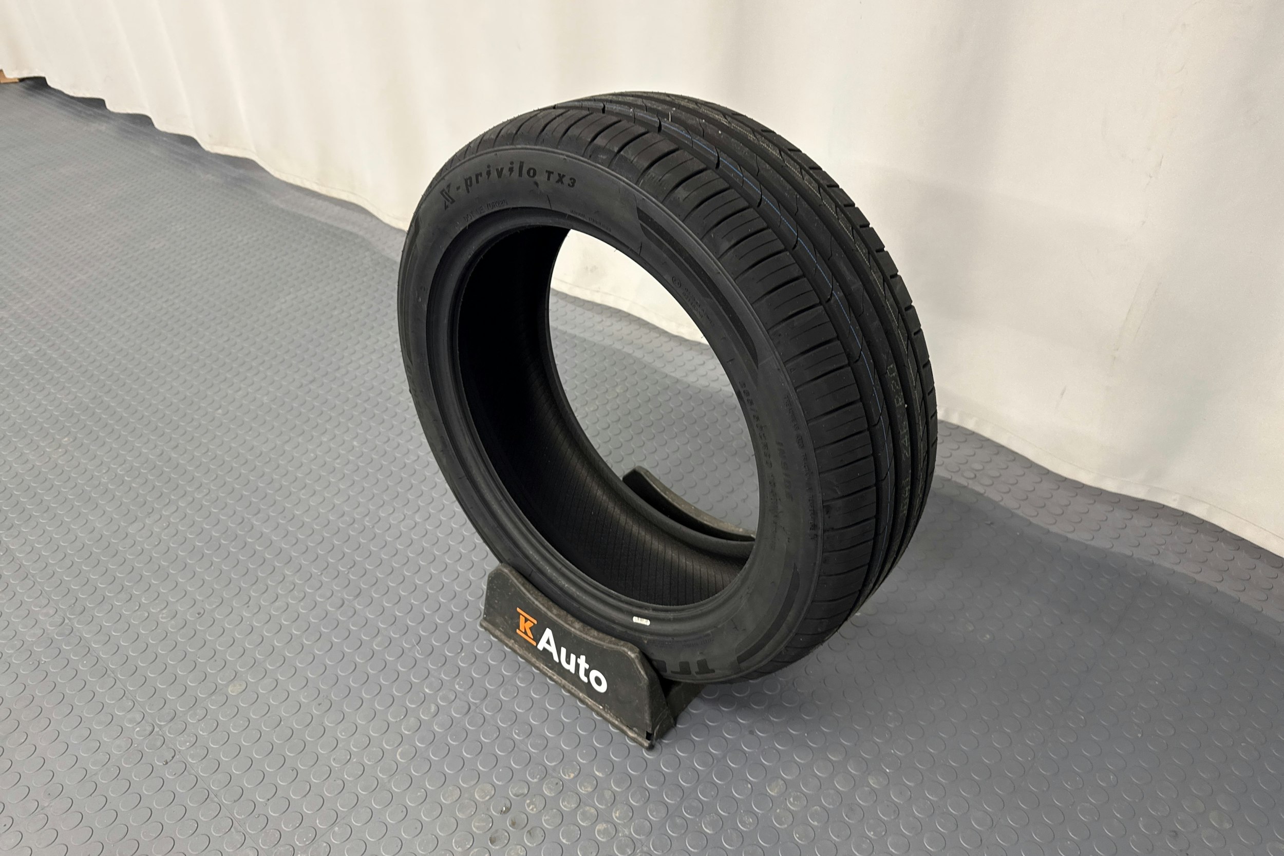 harmaa Skoda Enyaq 2022 kuva 13.