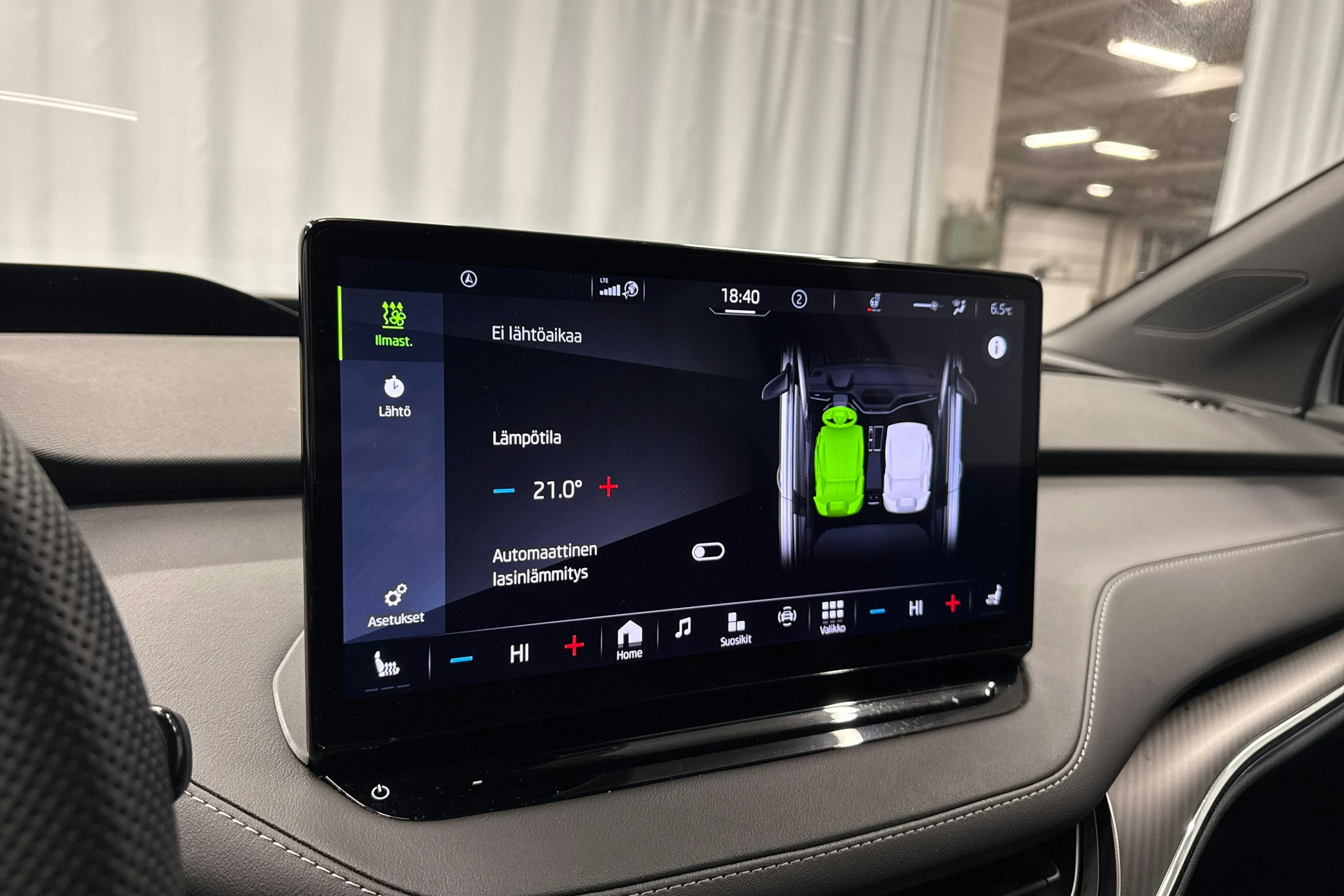 harmaa Skoda Enyaq 2022 kuva 22.