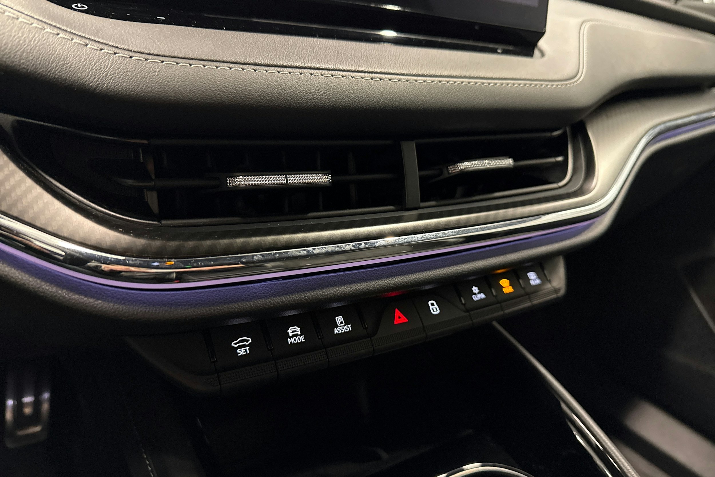 harmaa Skoda Enyaq 2022 kuva 27.