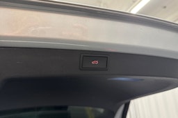 harmaa Skoda Enyaq 2022 kuva 32.