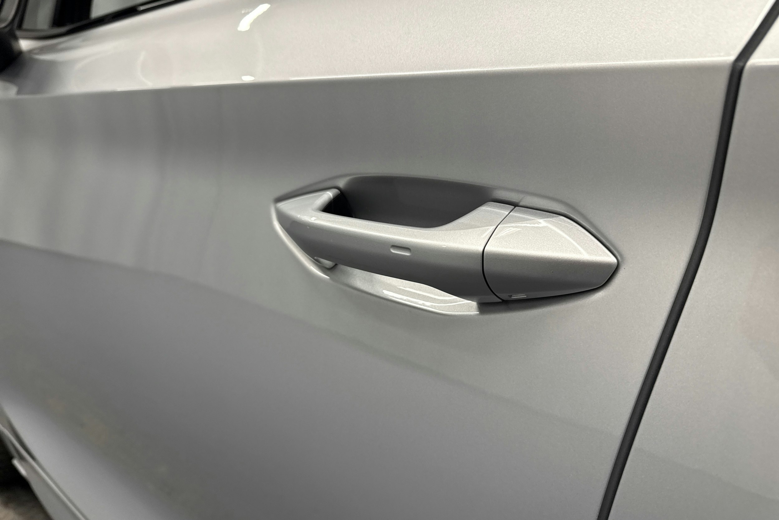 harmaa Skoda Enyaq 2022 kuva 33.