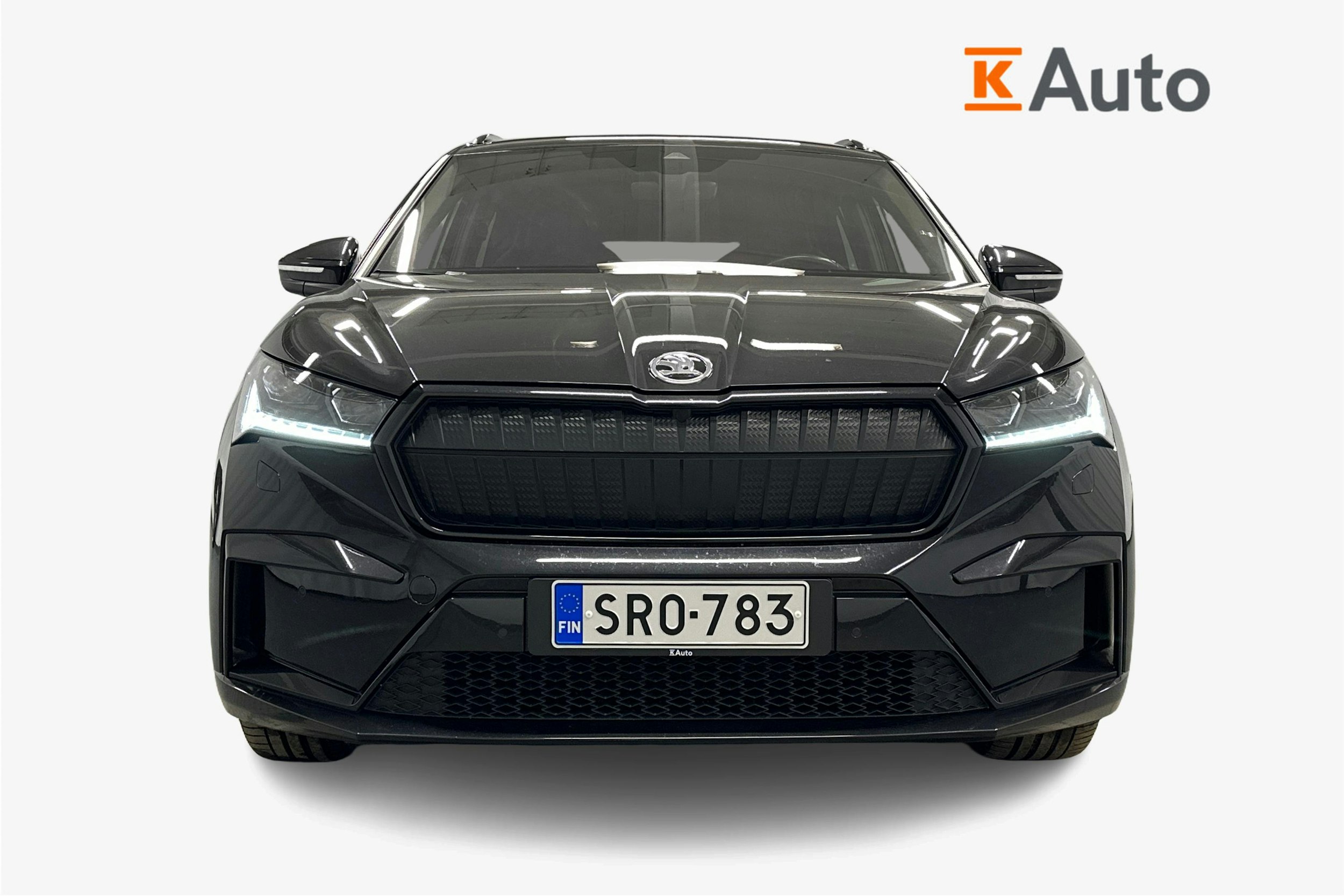 musta Skoda Enyaq 2022 kuva 5.