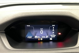 musta Skoda Enyaq 2022 kuva 16.