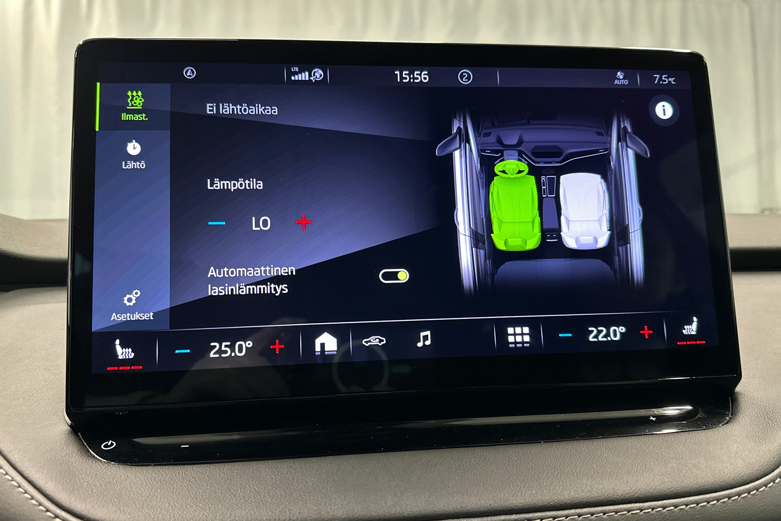 musta Skoda Enyaq 2022 kuva 23.