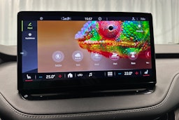 musta Skoda Enyaq 2022 kuva 25.