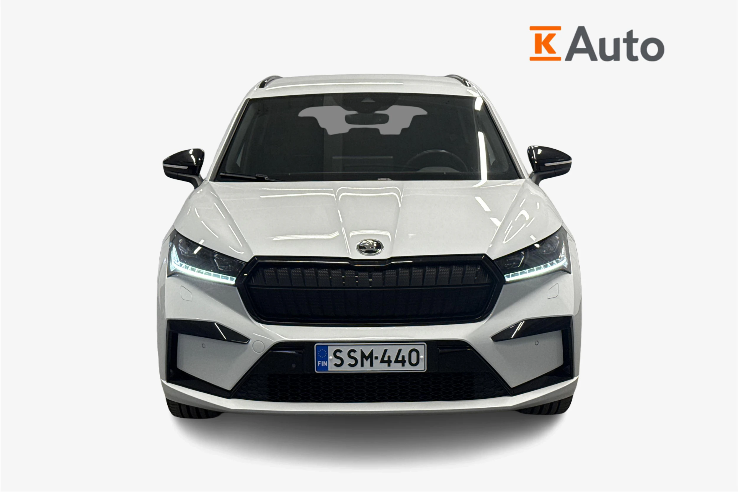 valkoinen Skoda Enyaq 2023 kuva 5.