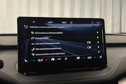 valkoinen Skoda Enyaq 2023 kuva 19.