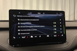 valkoinen Skoda Enyaq 2023 kuva 20.