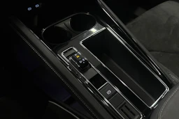 valkoinen Skoda Enyaq 2023 kuva 26.