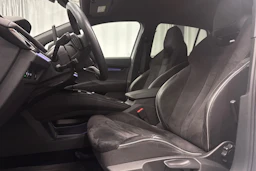 valkoinen Skoda Enyaq 2023 kuva 27.