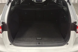 valkoinen Skoda Enyaq 2023 kuva 28.