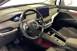 harmaa Skoda Enyaq 2022 kuva 3.