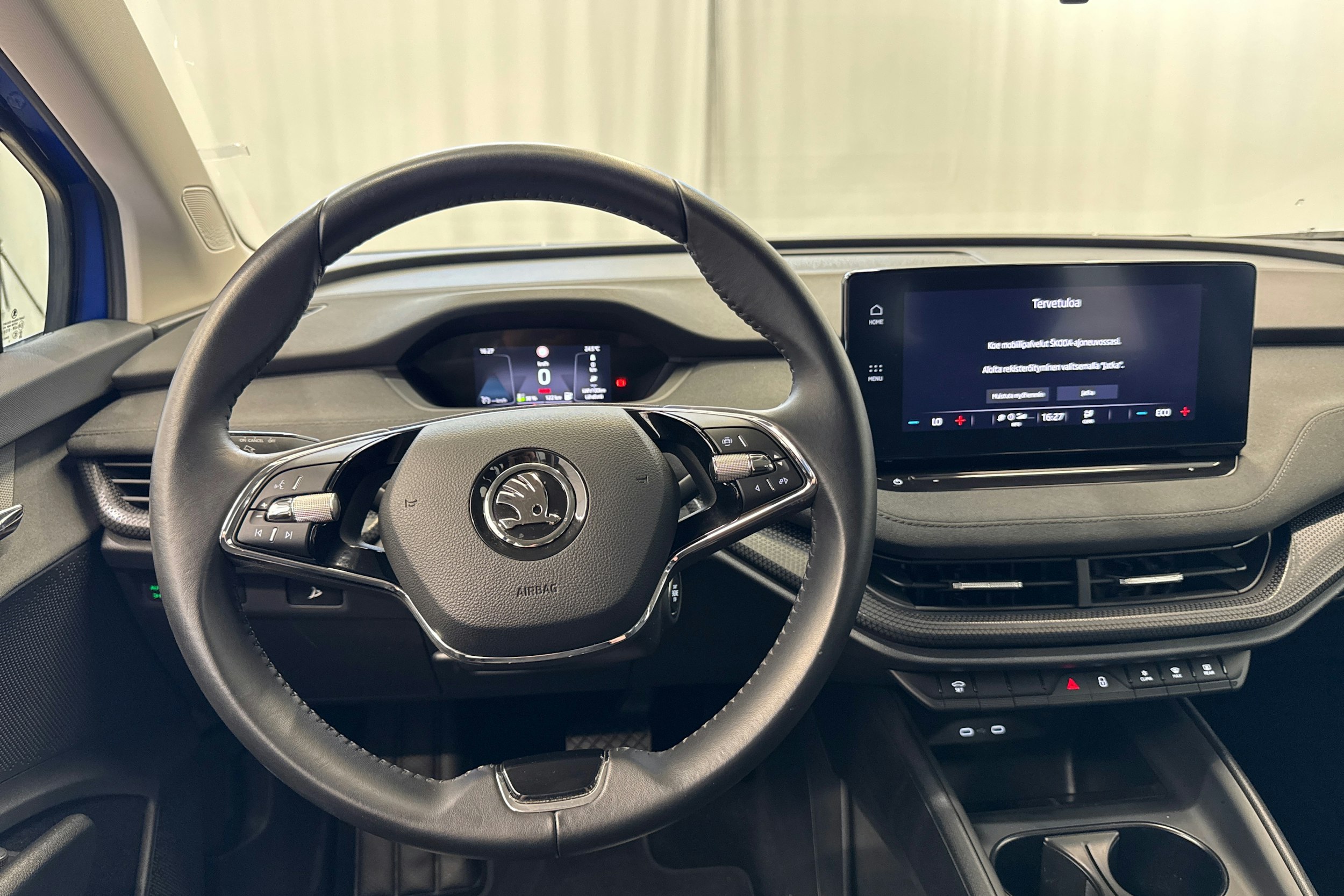 sininen Skoda Enyaq 2022 kuva 15.