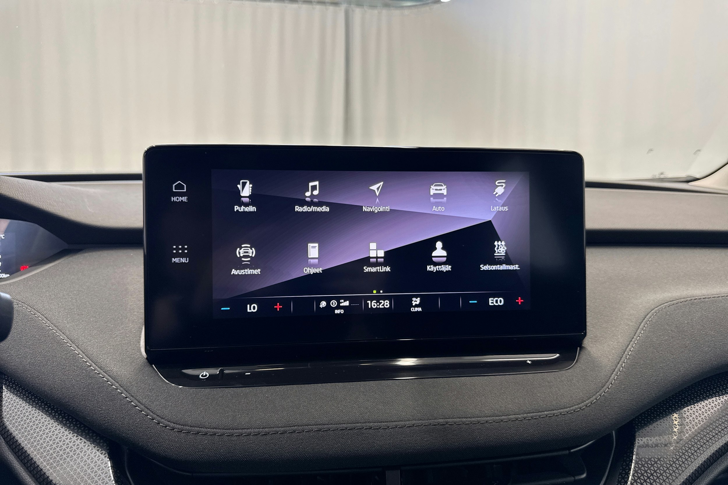 sininen Skoda Enyaq 2022 kuva 19.