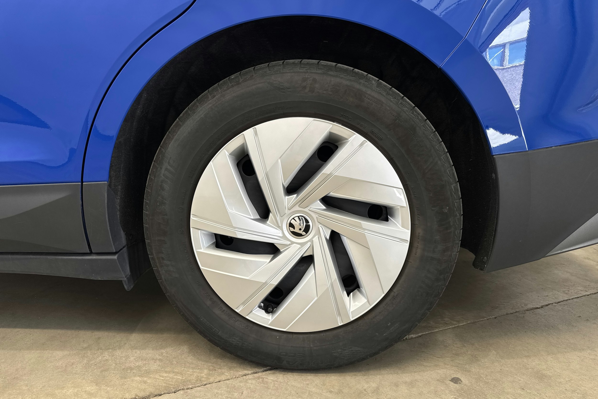 sininen Skoda Enyaq 2022 kuva 23.