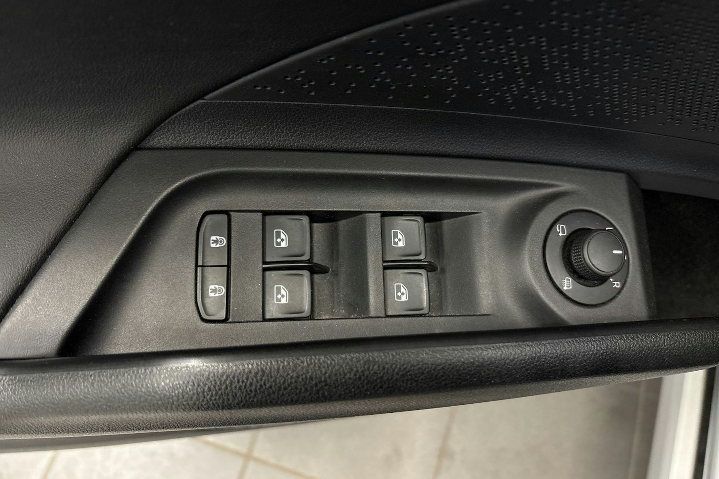 hopea Skoda Enyaq 2022 kuva 19.