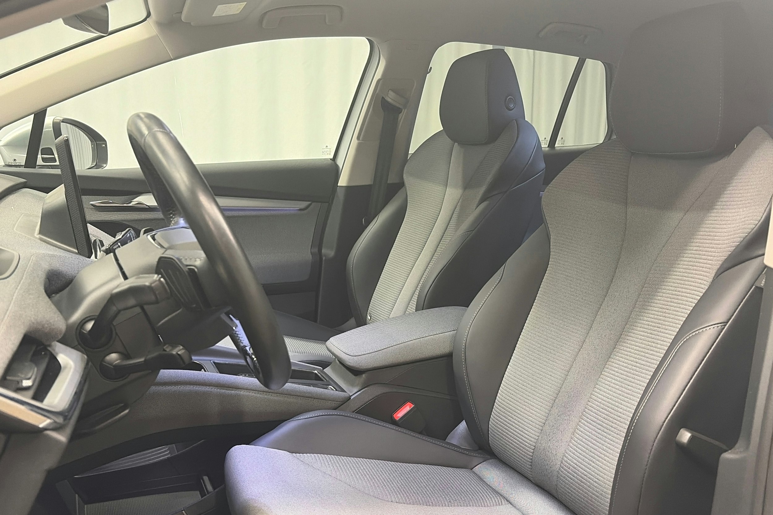 hopea Skoda Enyaq 2022 kuva 25.