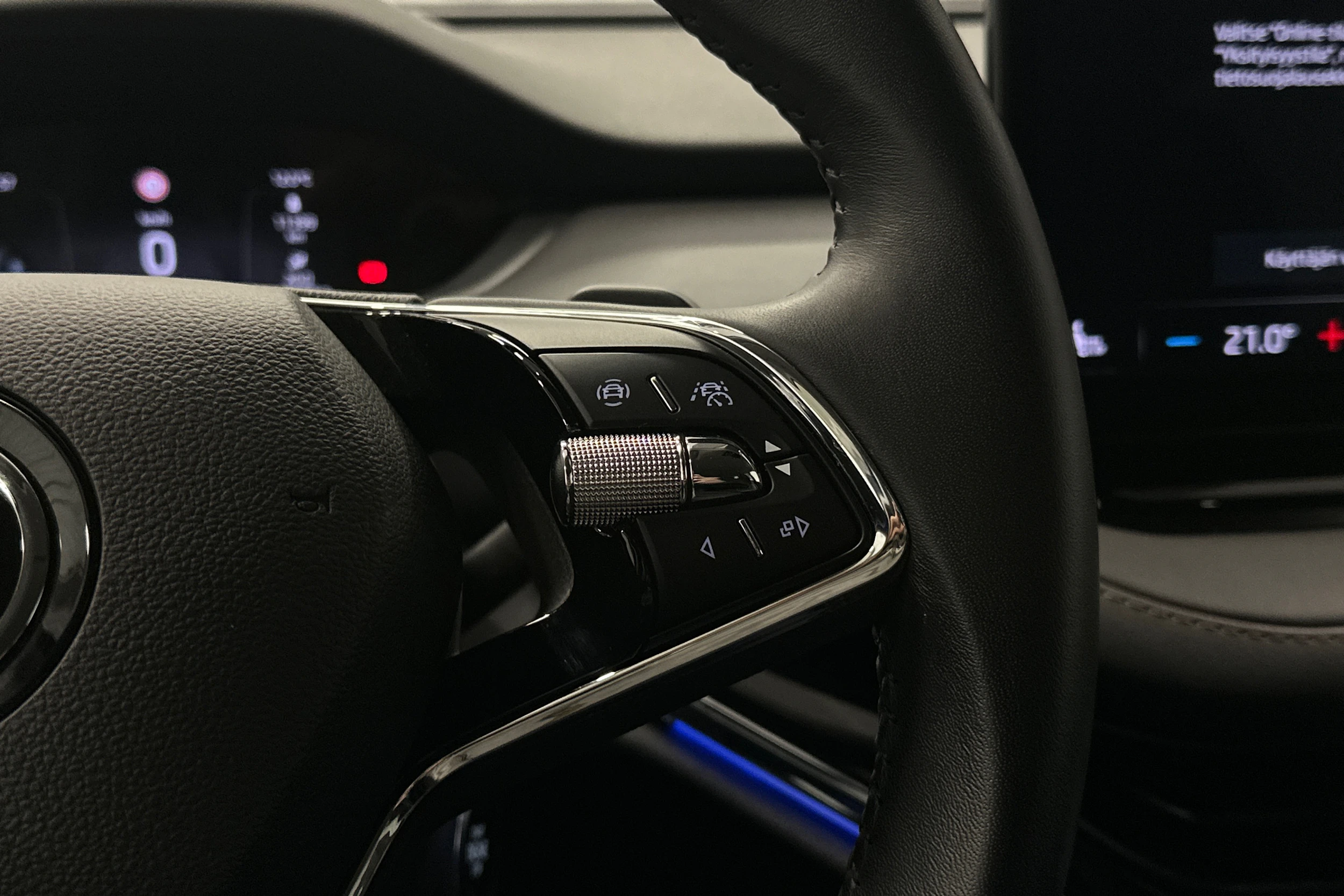 sininen Skoda Enyaq 2022 kuva 12.