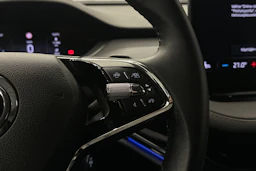 sininen Skoda Enyaq 2022 kuva 12.