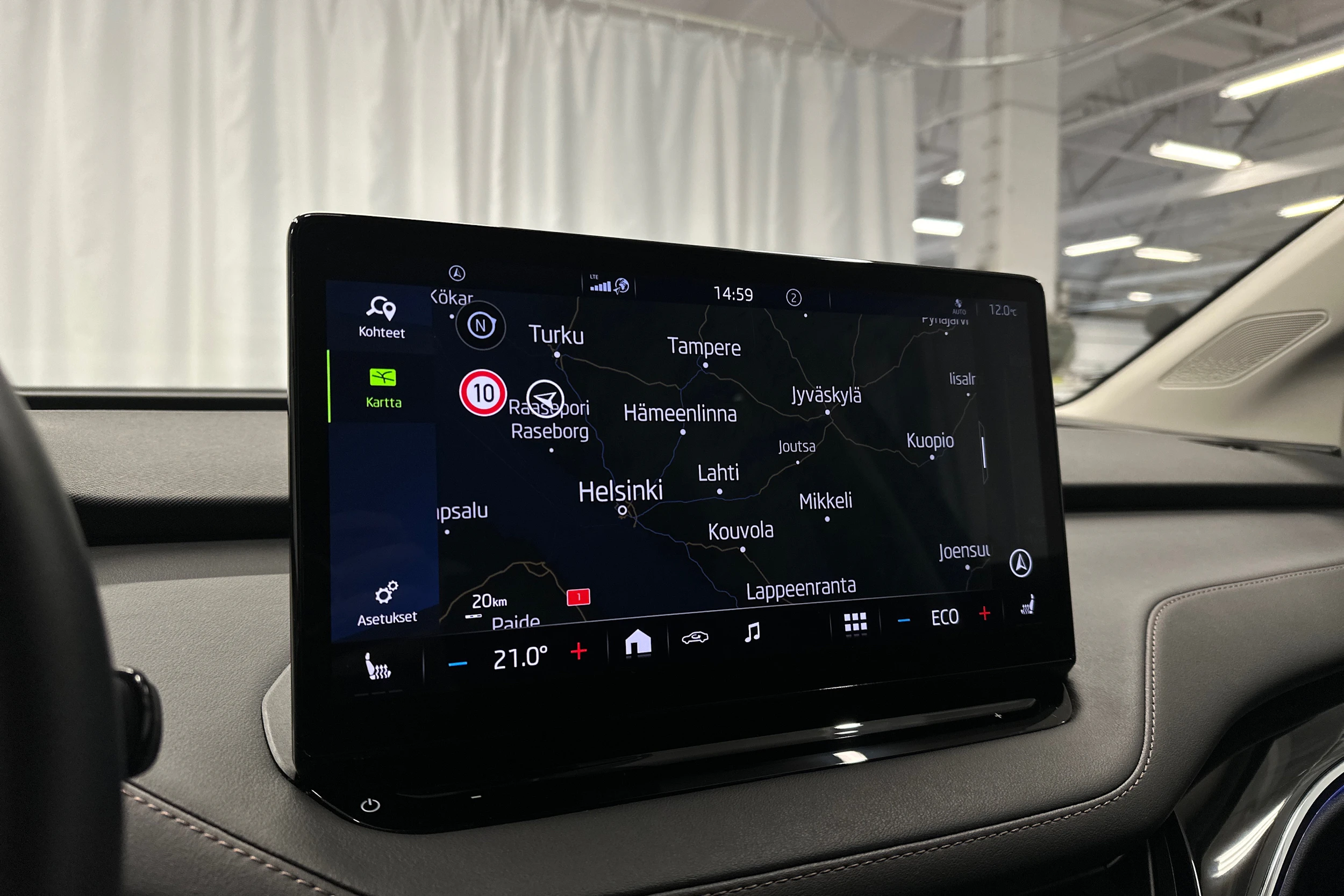 sininen Skoda Enyaq 2022 kuva 14.