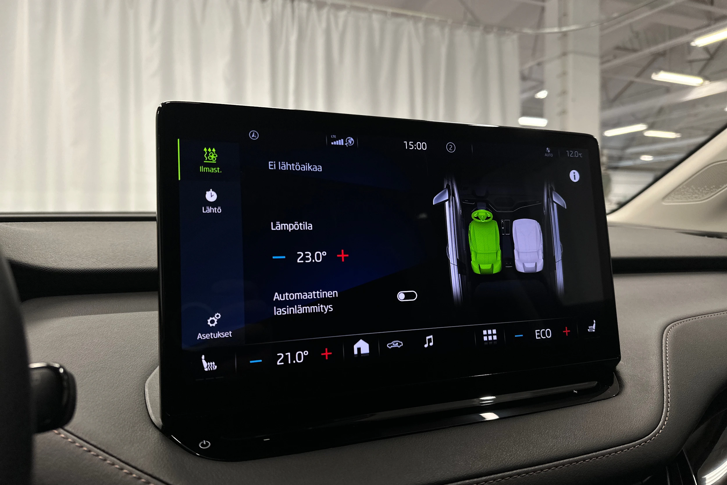 sininen Skoda Enyaq 2022 kuva 17.