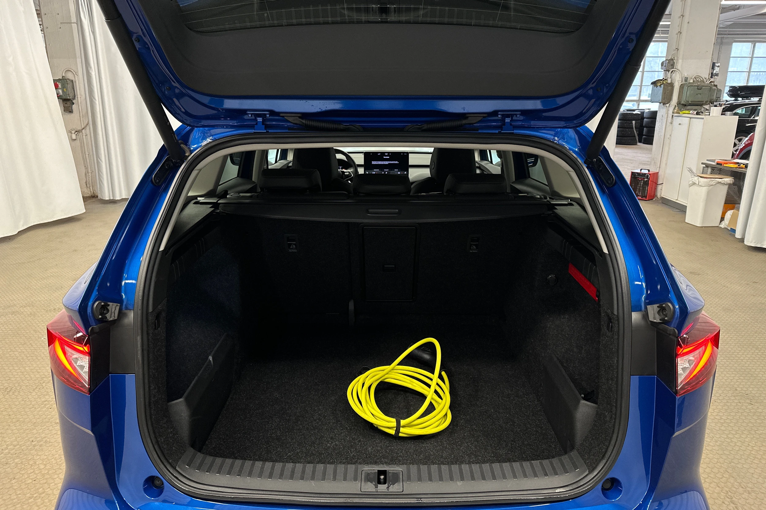 sininen Skoda Enyaq 2022 kuva 22.