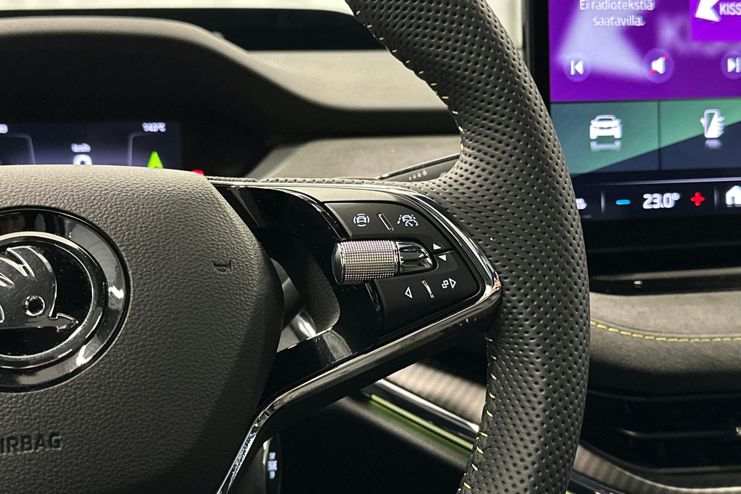 sininen Skoda Enyaq 2022 kuva 20.