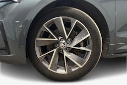 harmaa Skoda Enyaq 2022 kuva 11.